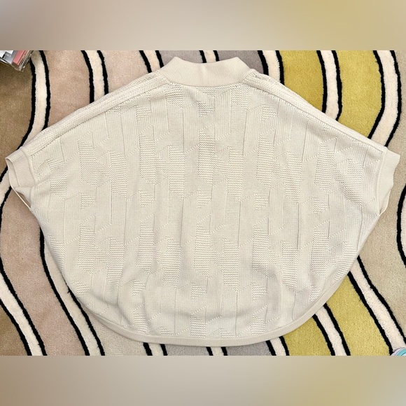 Hermes white wool H cape poncho sweater size s - Picture 6 of 9